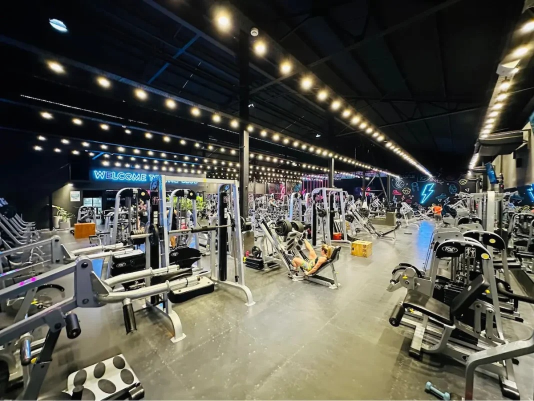 La Policía Federal realizó allanamientos en gimnasios Viva Fit House