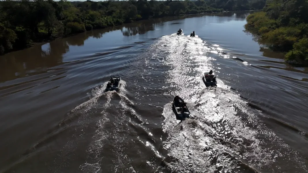 Amplían el operativo para encontrar a Fabián Falcón en el río Paraná
