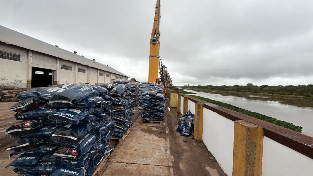 Barranqueras concretó una exportación de carbón vegetal hacia Noruega