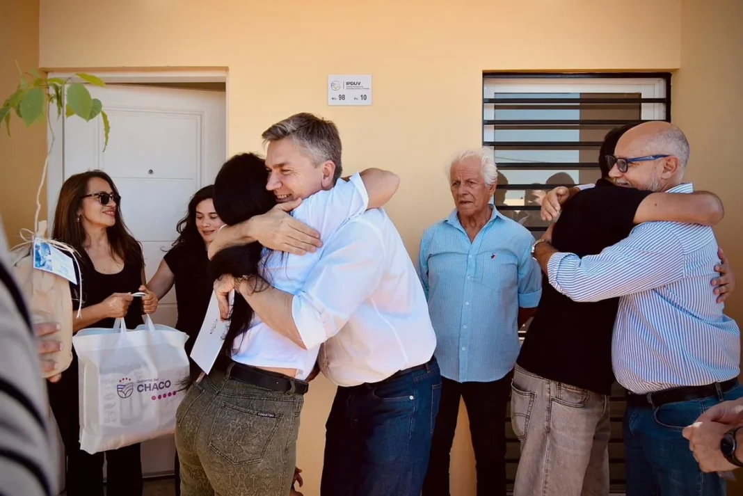 Entrega de viviendas en la Chacra 214 de Resistencia