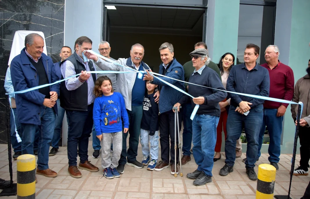 Autoridades y vecinos participan de la inauguración del Consorcio Caminero N° 12 de Corzuela