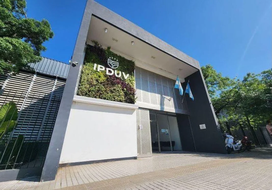 Edificio del IPDUV, organismo que brindará asesoramiento sobre títulos de propiedad en Parque Independencia