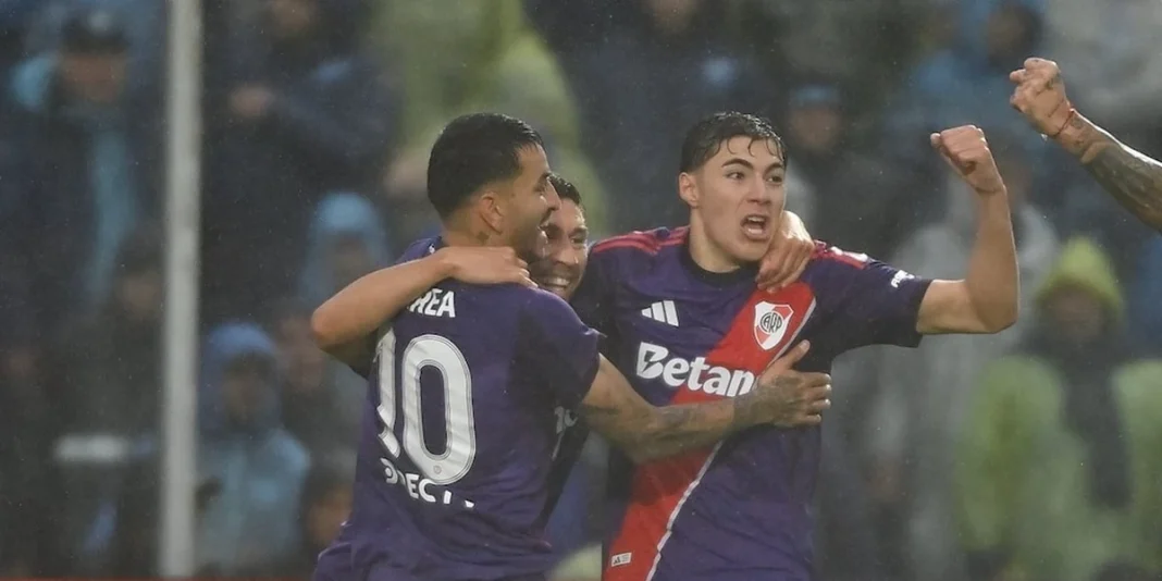 River venció 2-1 a Atlético Tucumán con gol de Almada